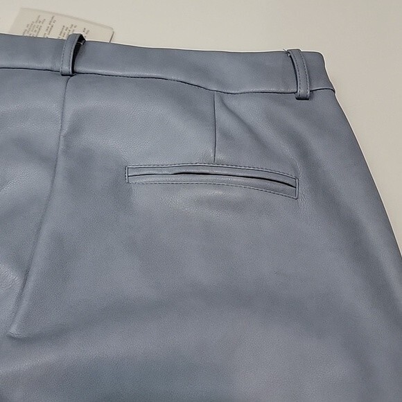 7 FOR ALL MANKIND Blue Faux Leather Cropped Leg Pants NWT size L - Picture 9 of 13